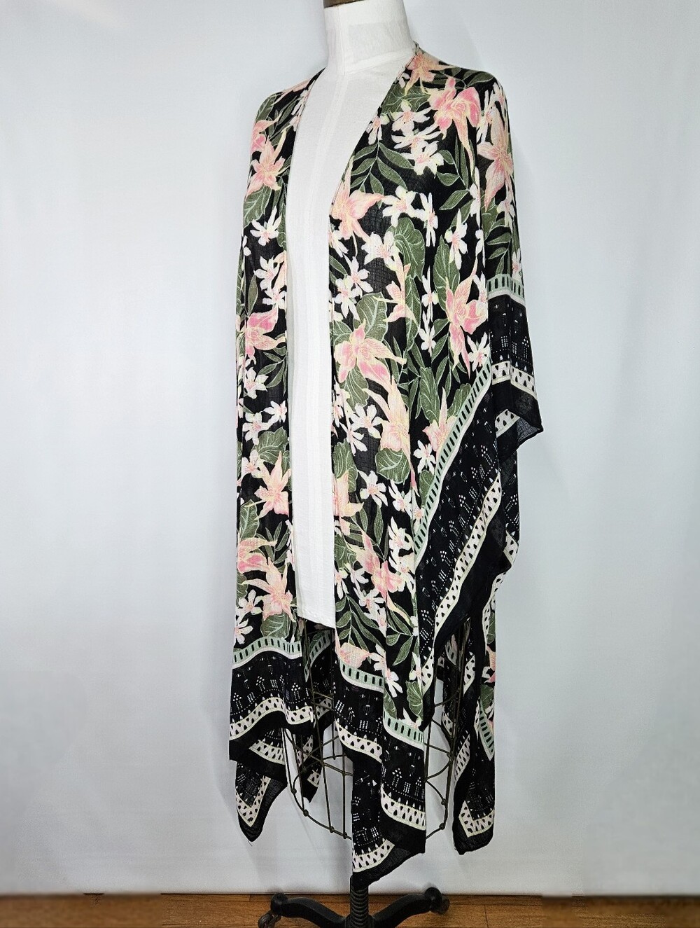American Eagle One Size Duster Kimono Wrap Cover-up Floral Tropical Black Coral